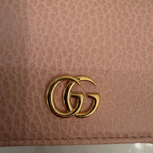 Gucci Blush Pink Leather Wallet with Gold Logo - Picture 2 of 6